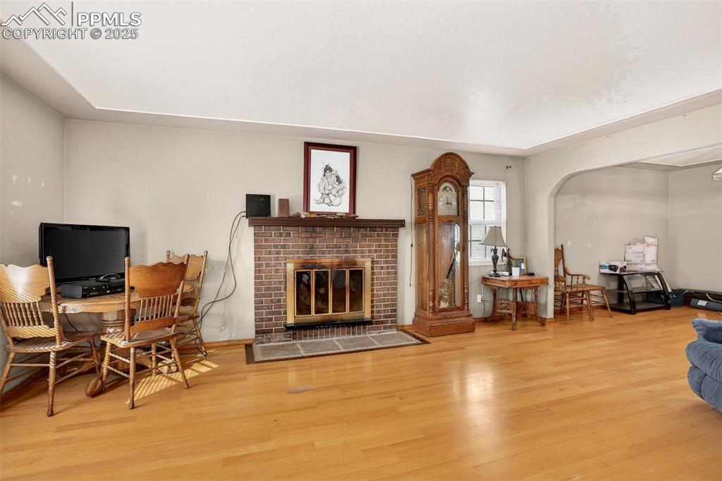 Image 8 of 37: Family Room