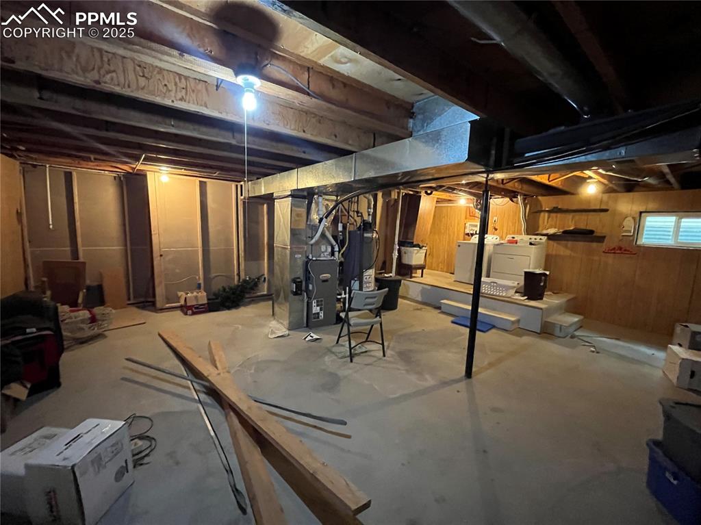 Image 19 of 21: Expansive unfinished Basement ready for your personal design or expansion n