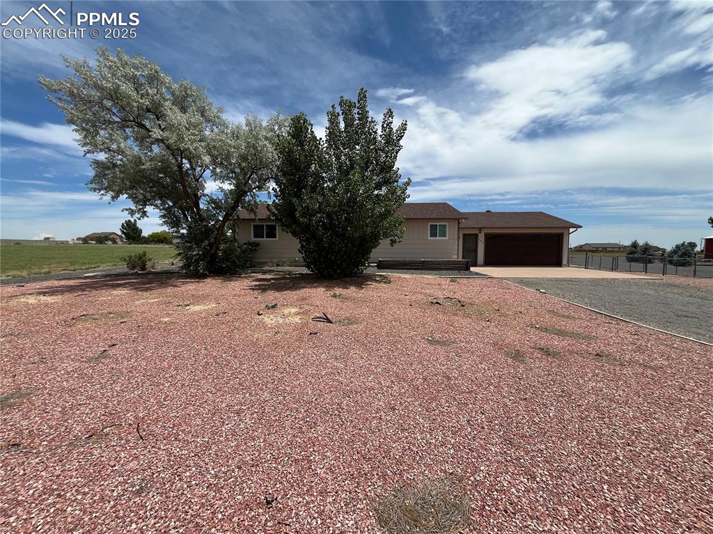 Image 2 of 21: Large 1-acre xeriscaped lot with no HOA restrictions.