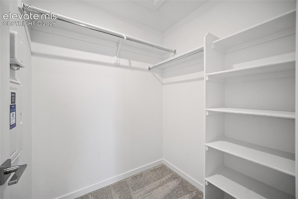 Image 29 of 32: Closet