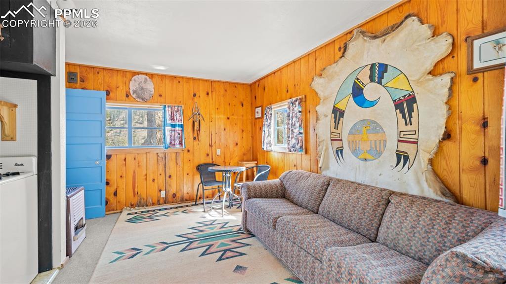 Image 12 of 19: Living Room