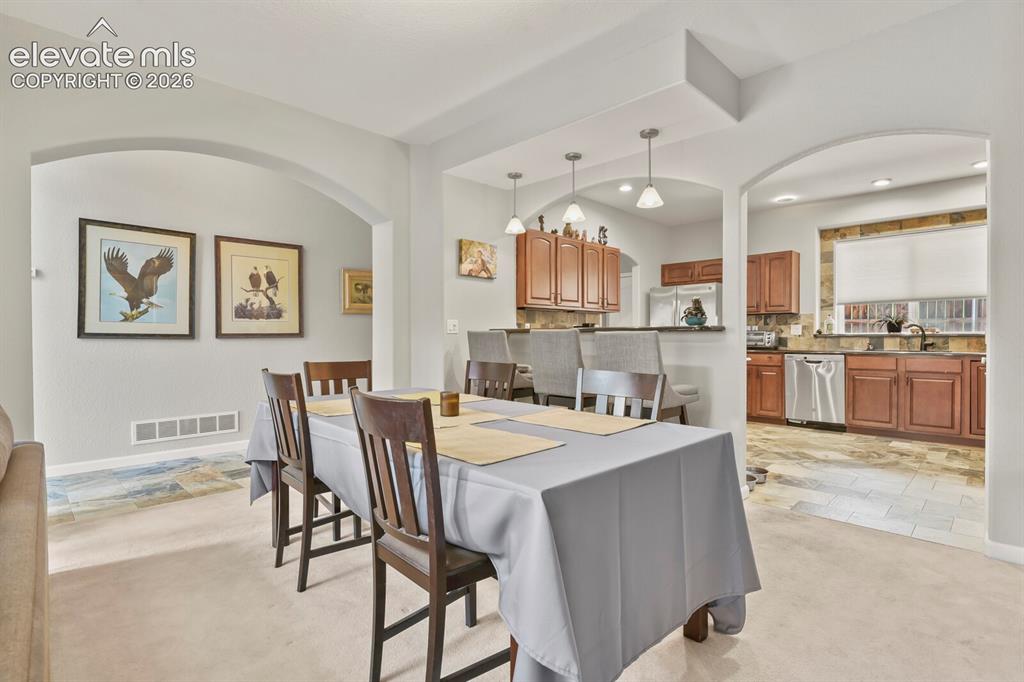 Image 11 of 38: Dining Area