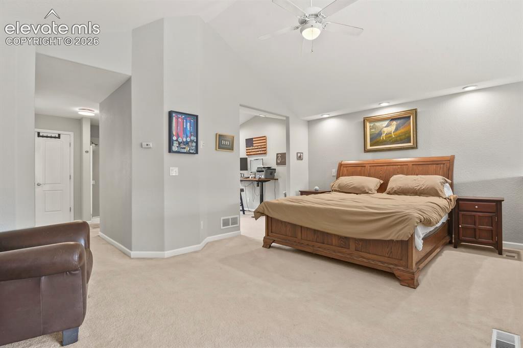 Image 18 of 38: Bedroom