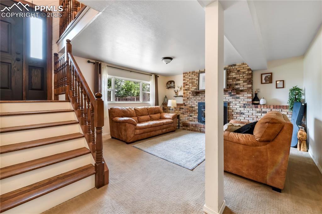 Image 16 of 50: Living Room