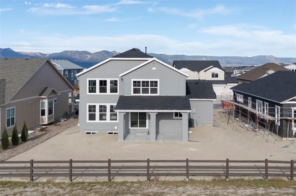 Image 35 of 37: Back of Structure