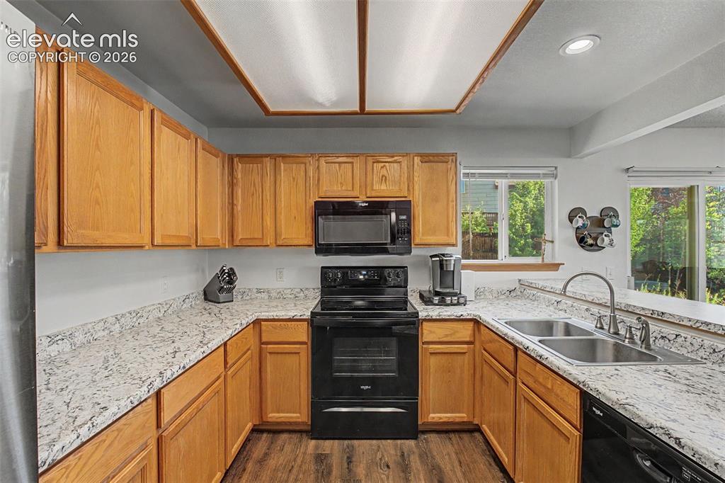 Image 12 of 34: Kitchen