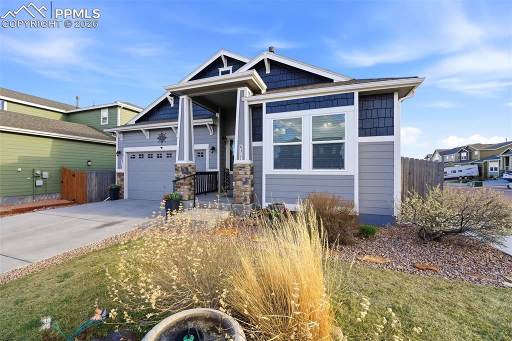 Image 10 of 50: Front of Structure