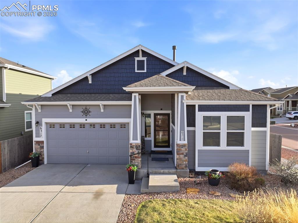 Image 7 of 50: Front of Structure