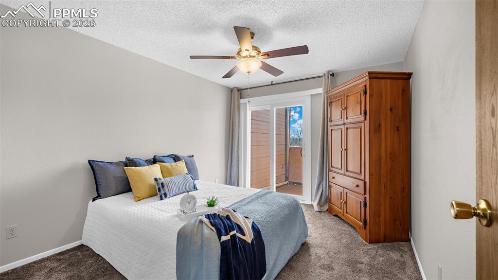 Image 19 of 24: Bedroom