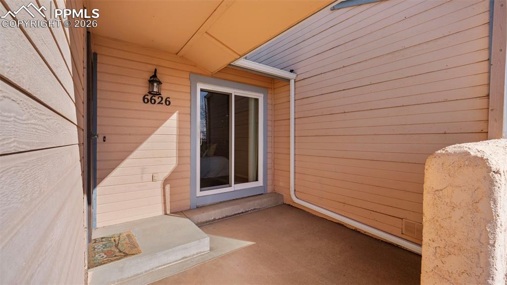 Image 5 of 24: Entry