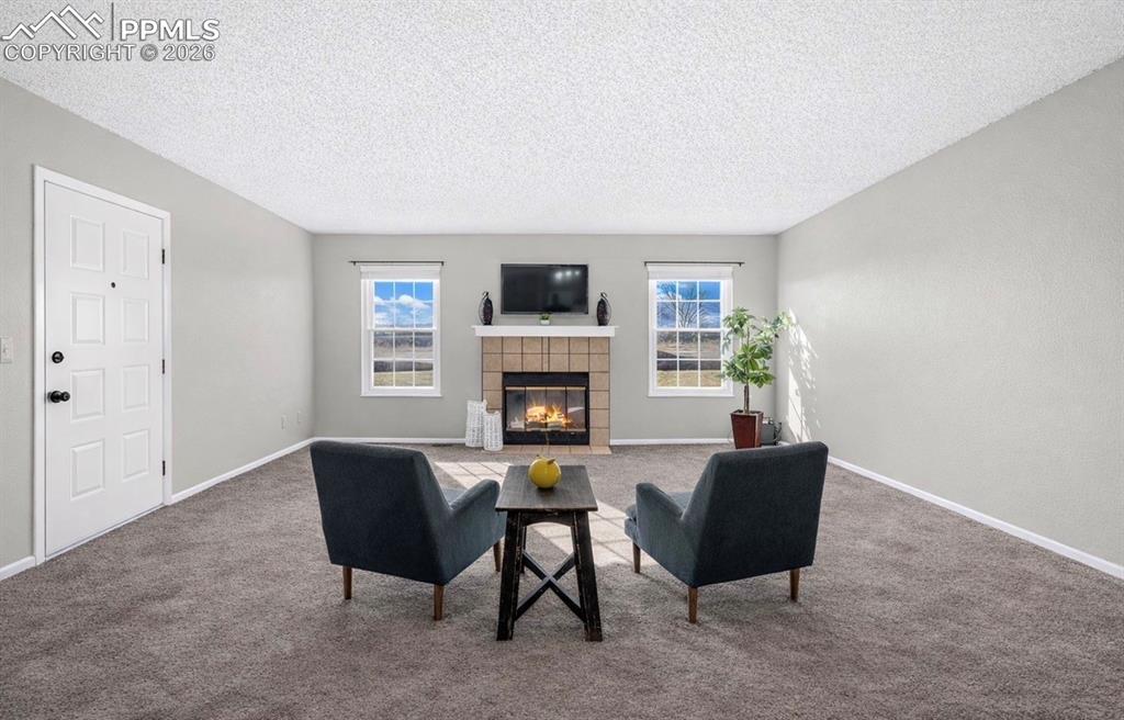 Image 7 of 24: Living Room