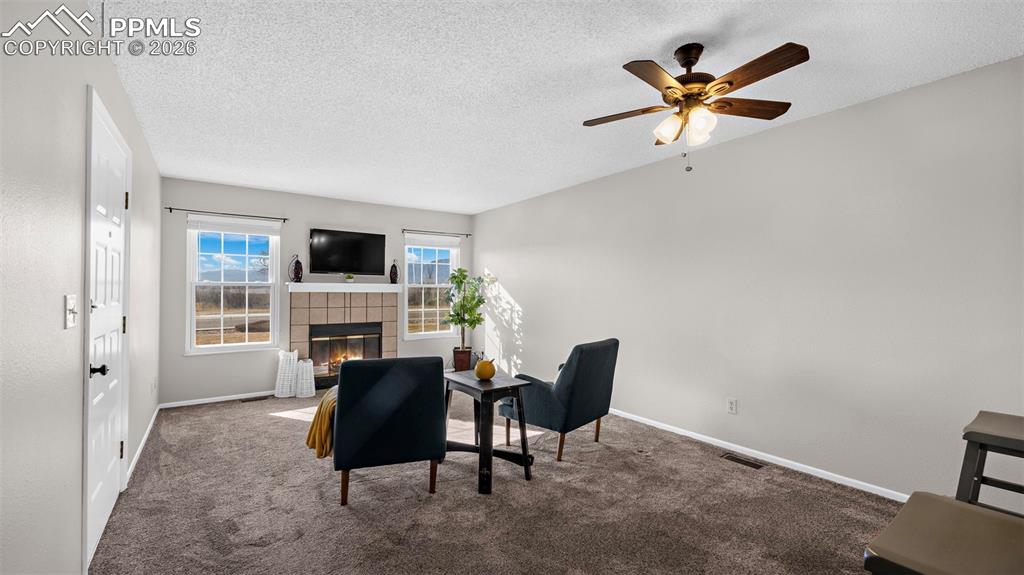 Image 8 of 24: Sitting Room