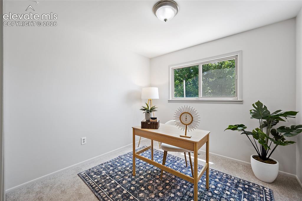 Image 19 of 47: Bedroom
