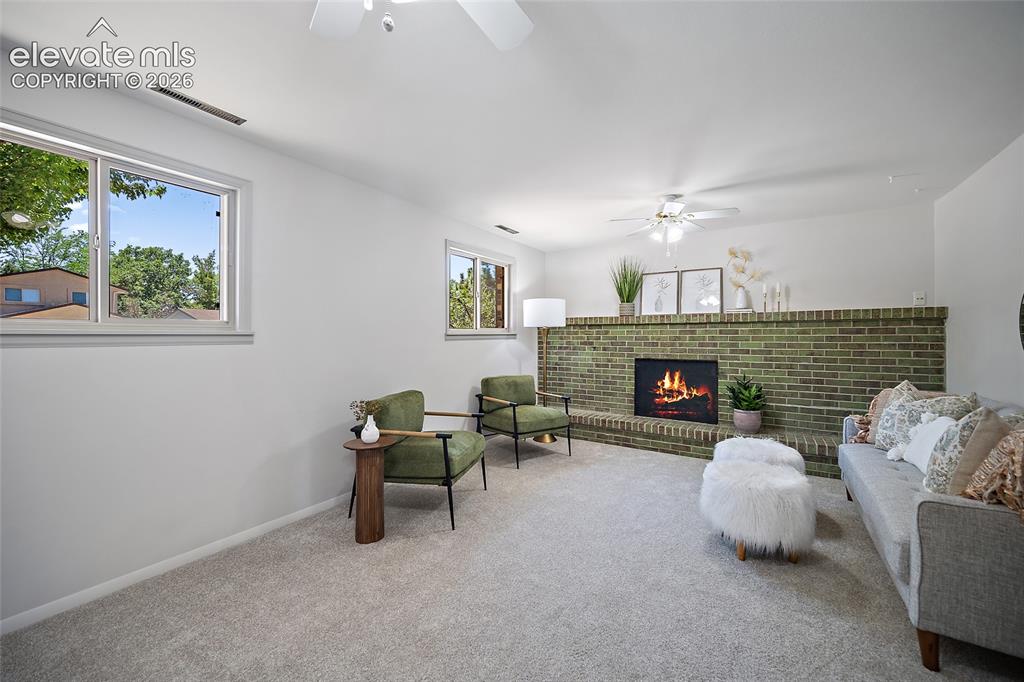 Image 22 of 47: Family Room