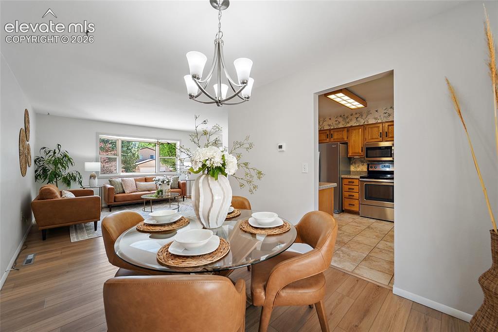 Image 9 of 47: Dining Area