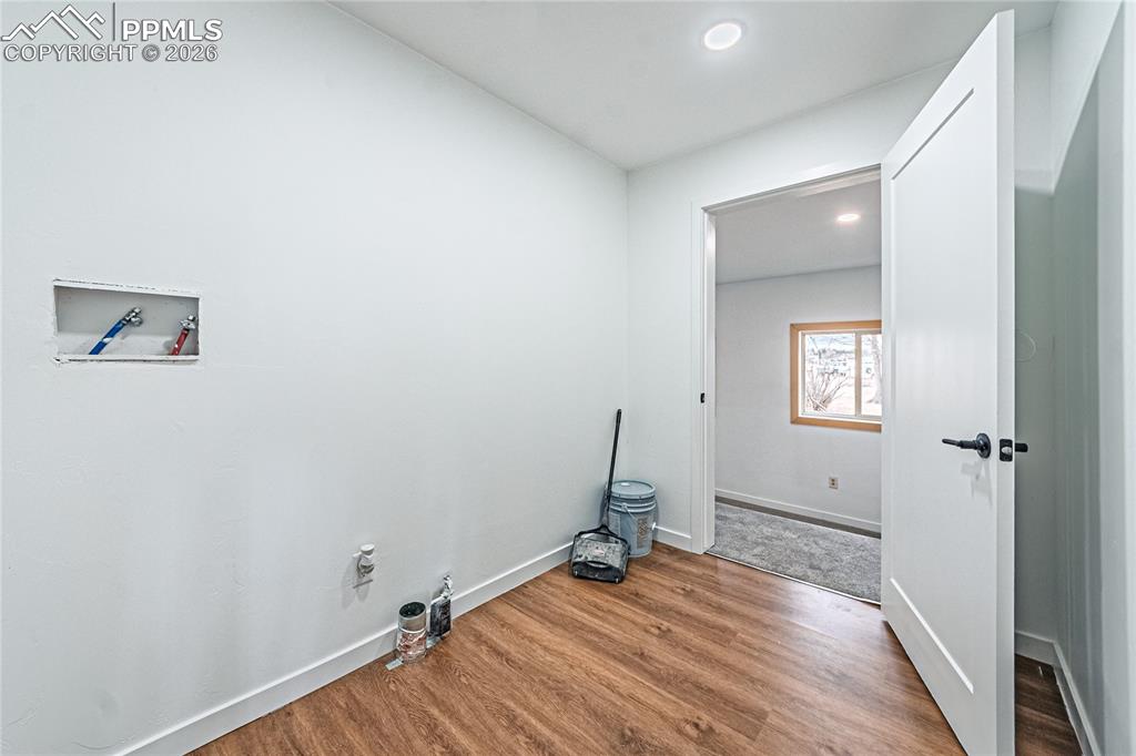 Image 26 of 38: Laundry