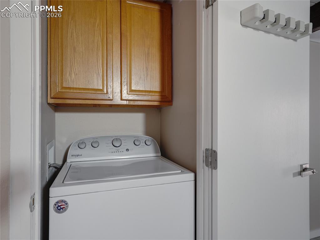 Image 15 of 32: Laundry