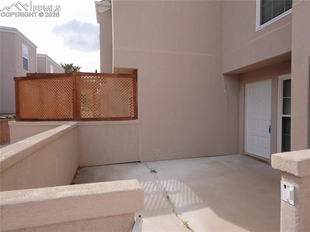 Image 3 of 32: Patio