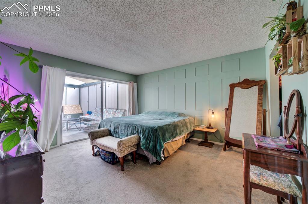 Image 12 of 26: Bedroom