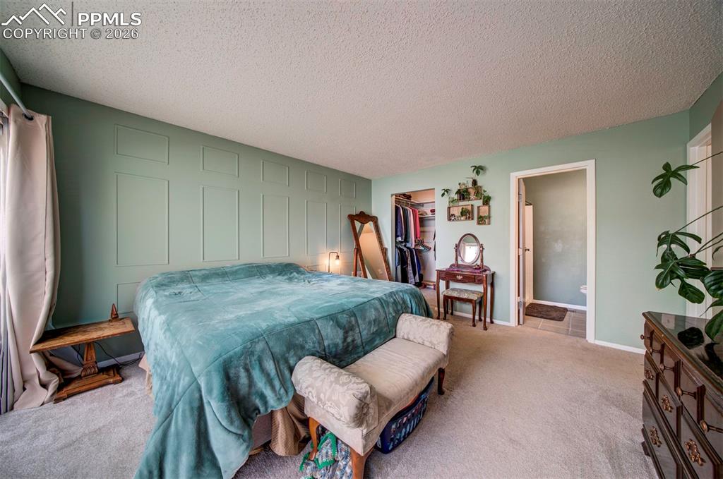 Image 13 of 26: Bedroom