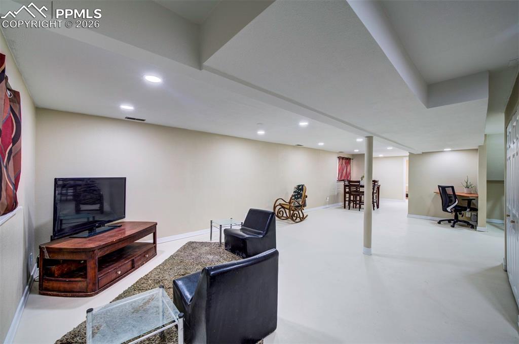 Image 22 of 26: Living Room