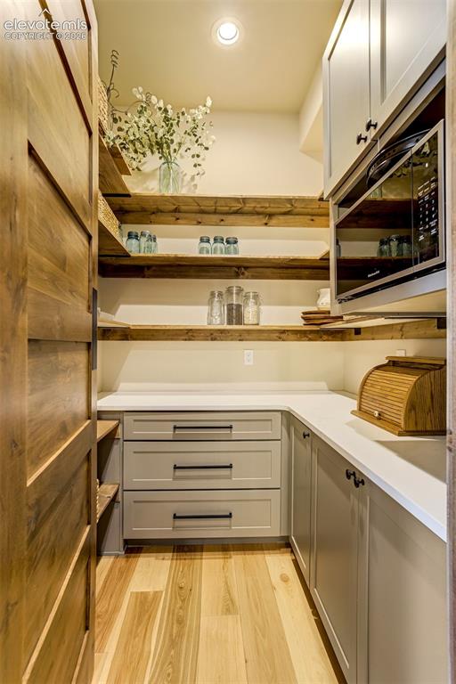 Image 9 of 50: Pantry