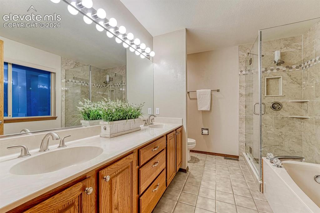 Image 8 of 46: Recently updated 5 piece ensuite
