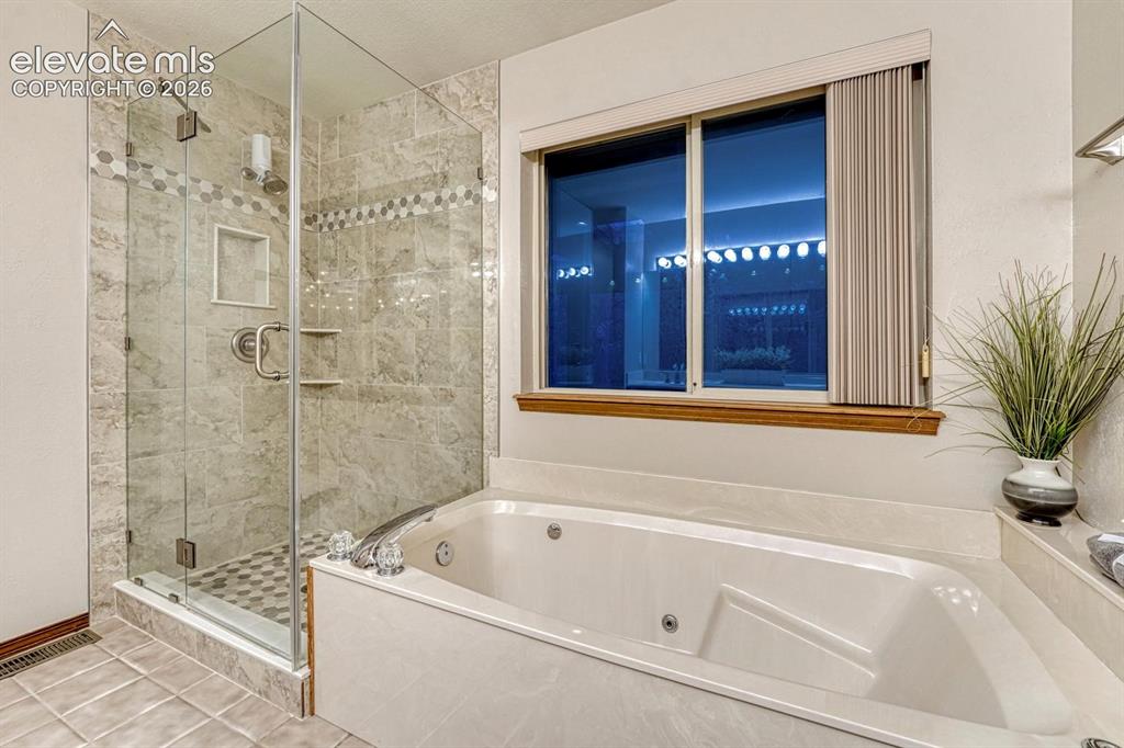 Image 9 of 46: jetted tub in the 5 piece ensuite