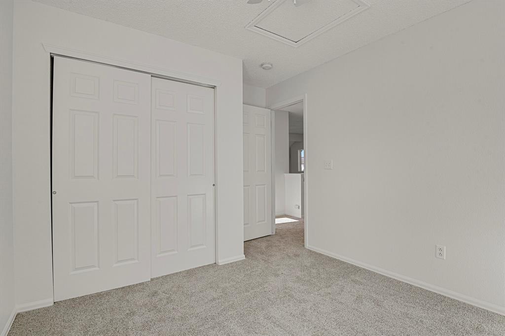 Image 23 of 33: Bedroom