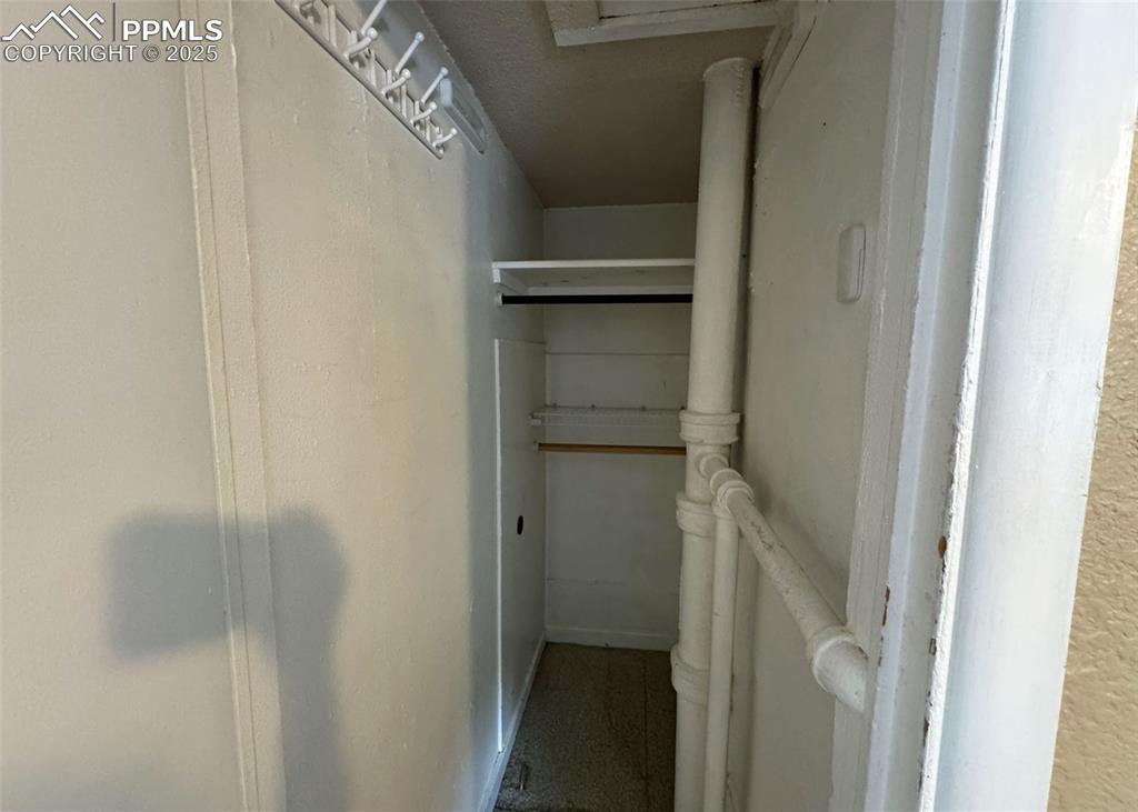 Image 15 of 23: Closet