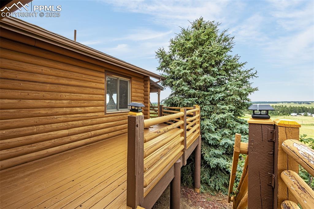 Image 15 of 33: Deck