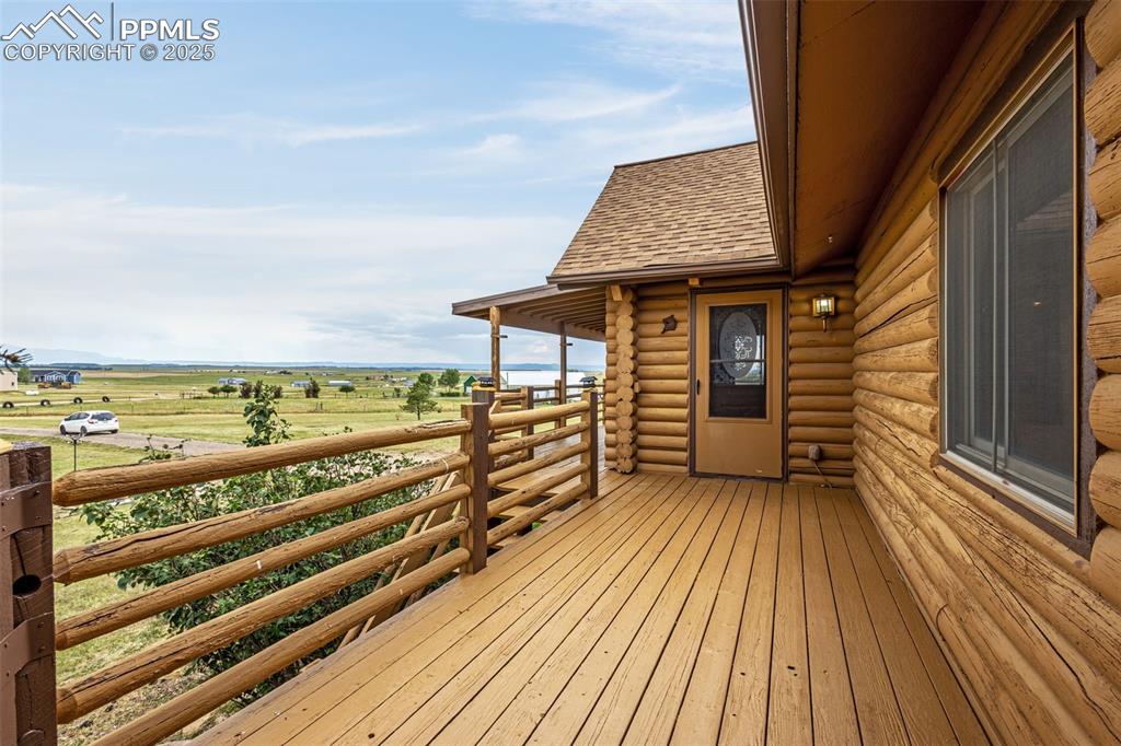 Image 3 of 33: Deck