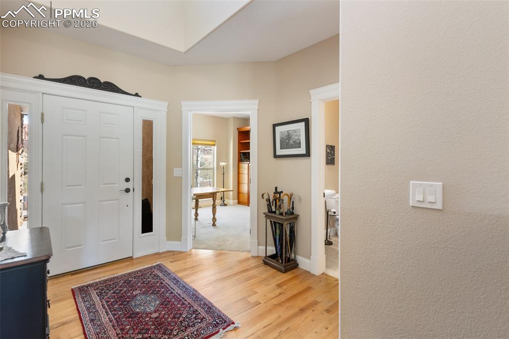 Image 6 of 39: Entrance Foyer