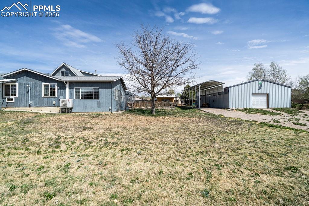 Image 36 of 46: Yard