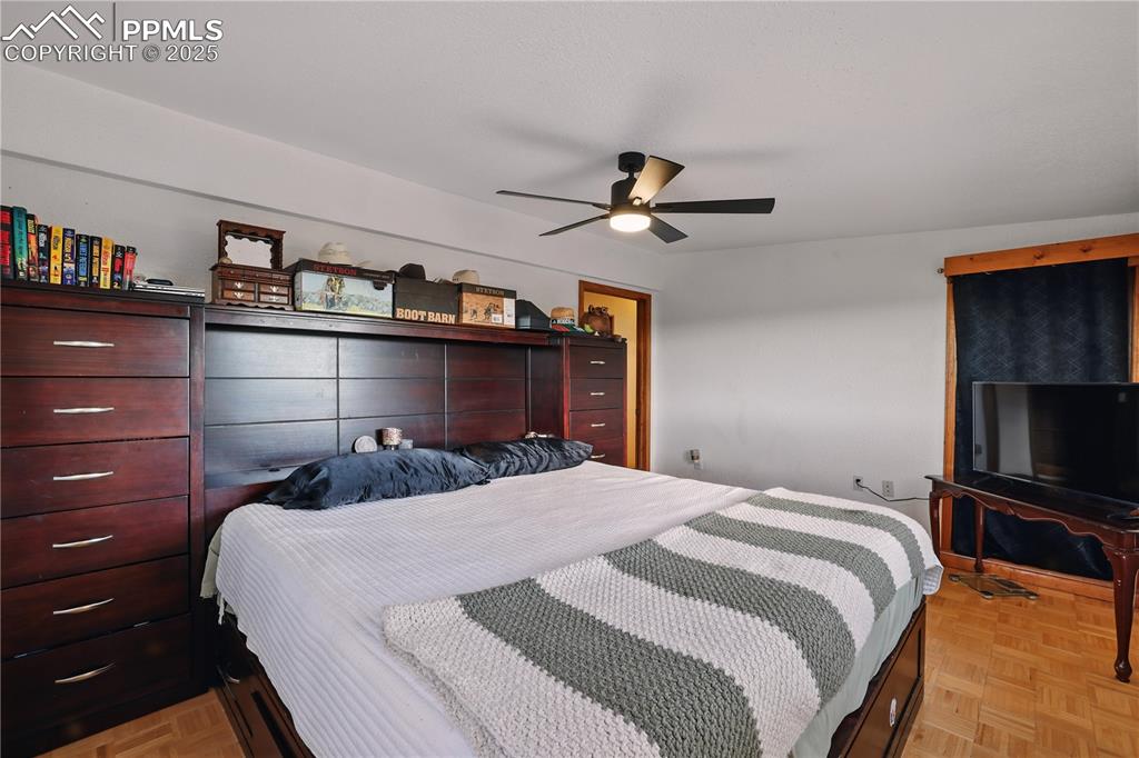 Image 25 of 50: Spacious primary bedroom that