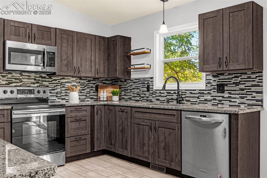 Image 13 of 42: Kitchen