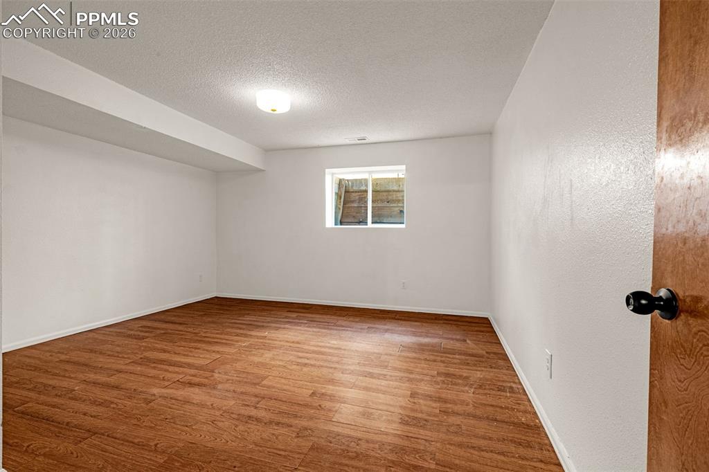 Image 28 of 42: Bedroom