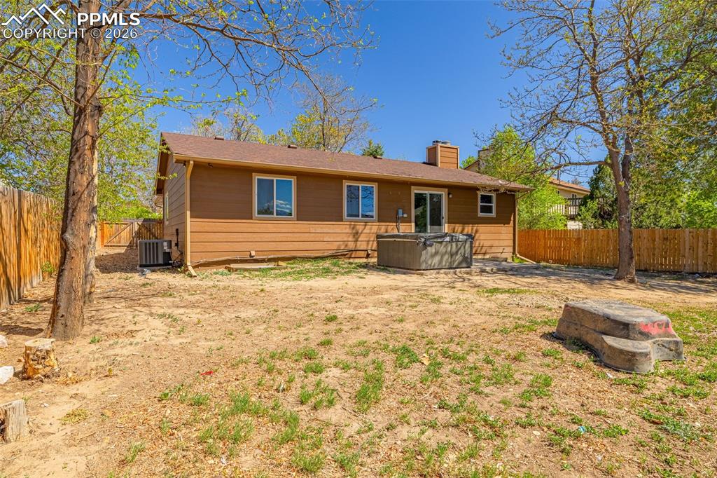 Image 30 of 42: Back of Structure