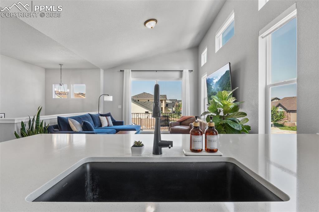 Image 12 of 28: Kitchen