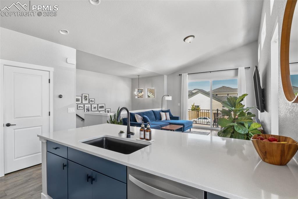 Image 13 of 28: Kitchen