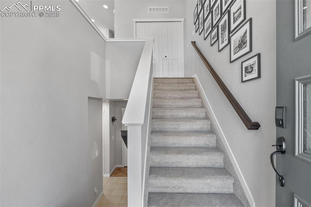 Image 3 of 28: Entry