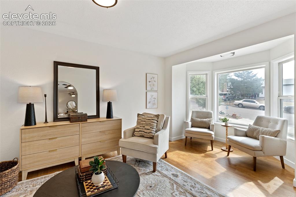 Image 6 of 28: Sitting Room