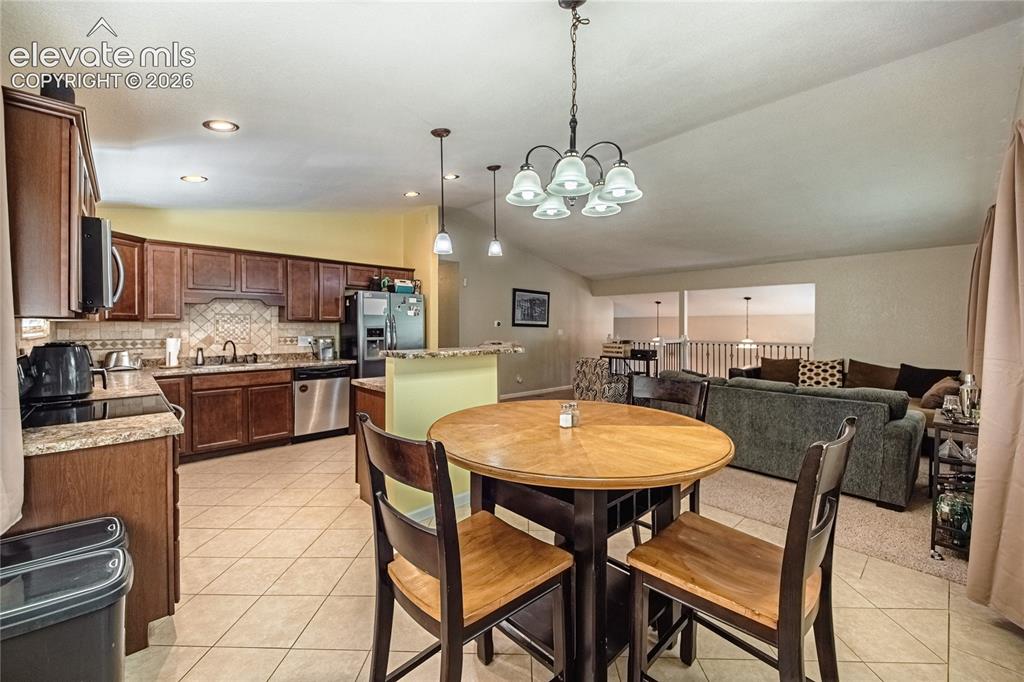 Image 12 of 38: Dining Area