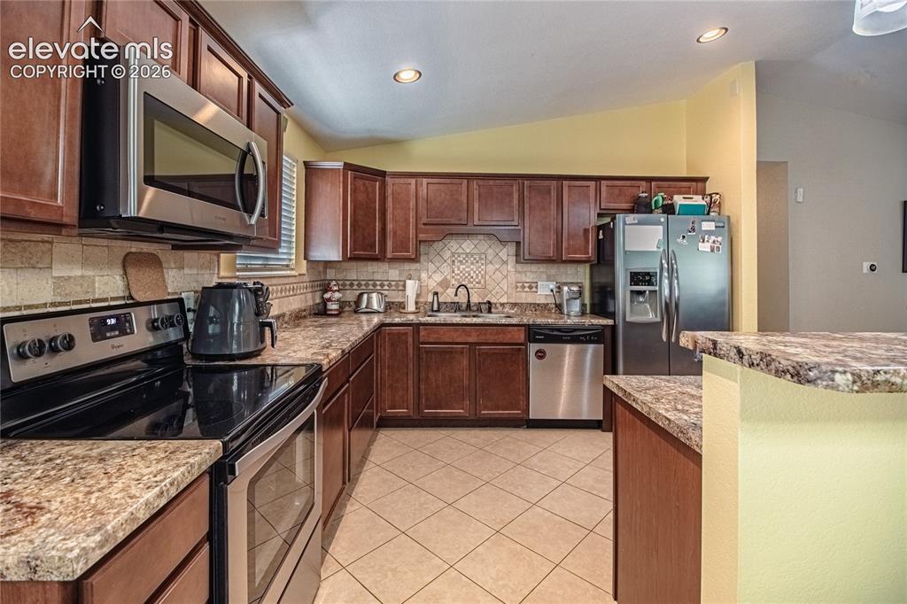 Image 13 of 38: Kitchen