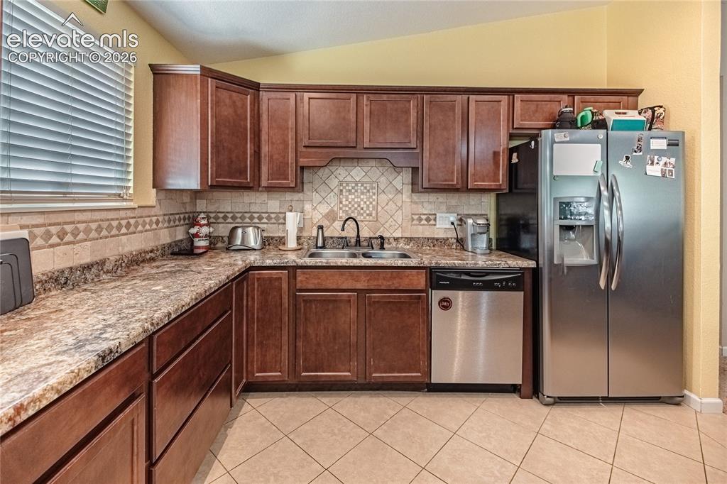 Image 14 of 38: Kitchen
