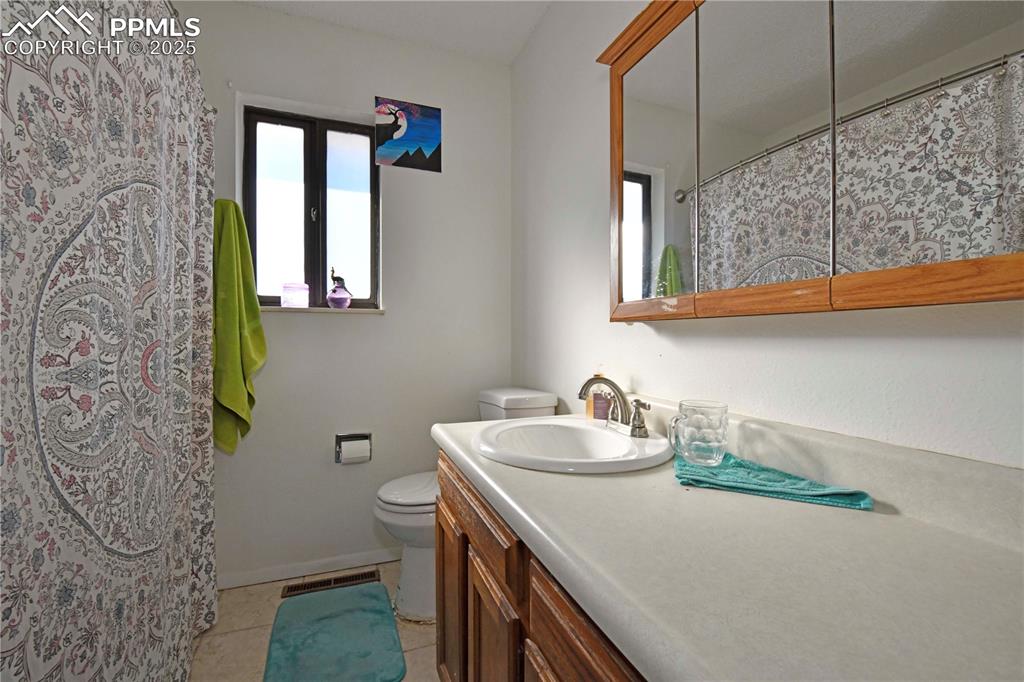 Image 15 of 28: 2nd Bathroom on upper lvl