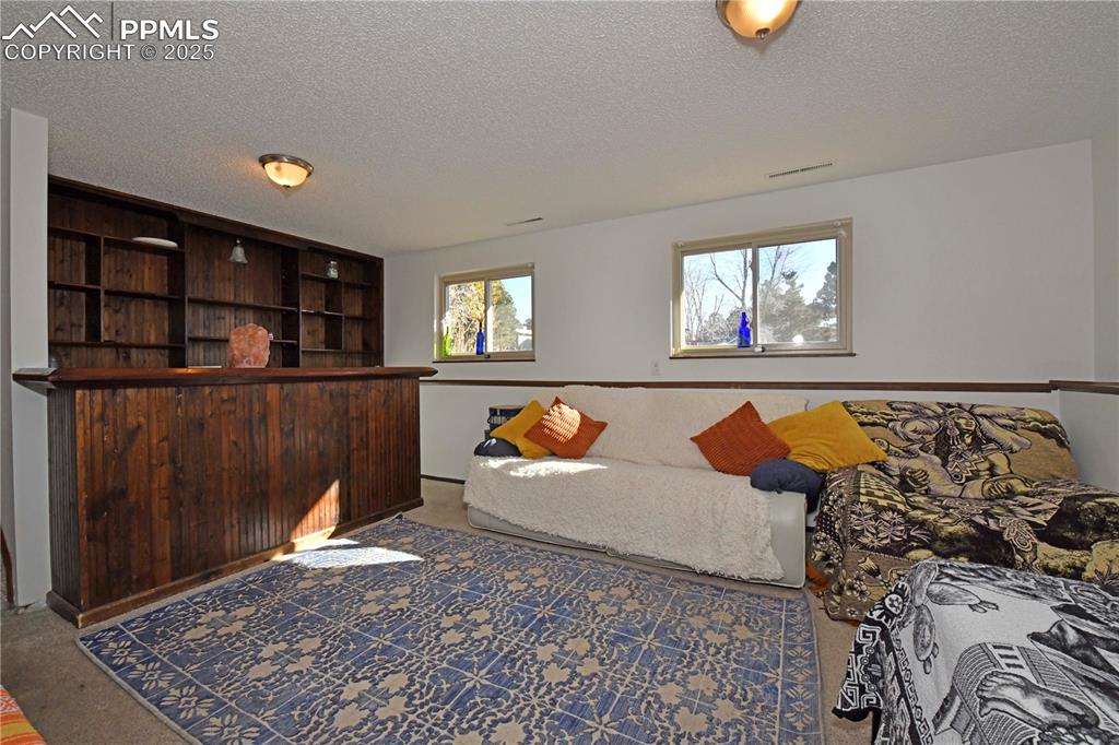 Image 20 of 28: Family Room