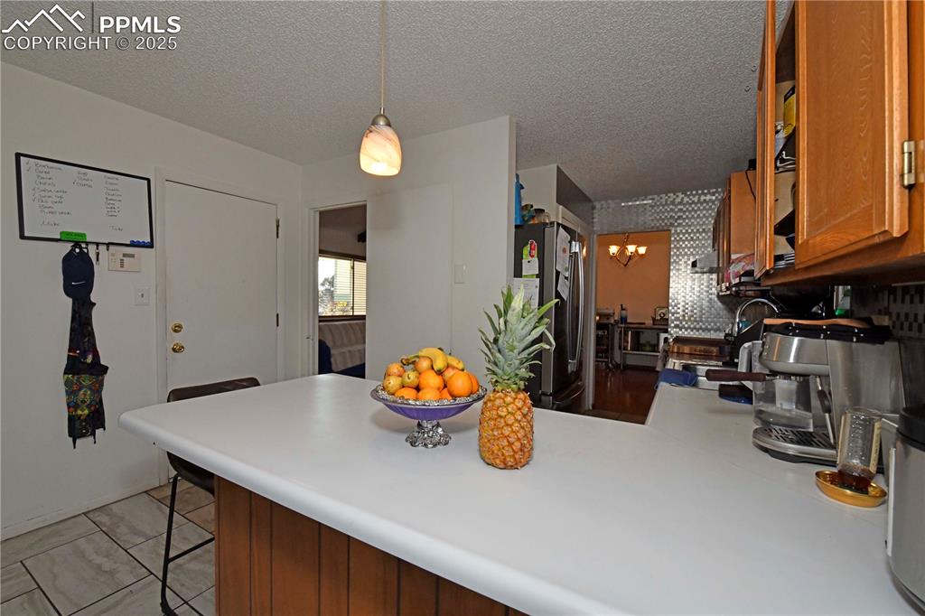 Image 9 of 28: Kitchen