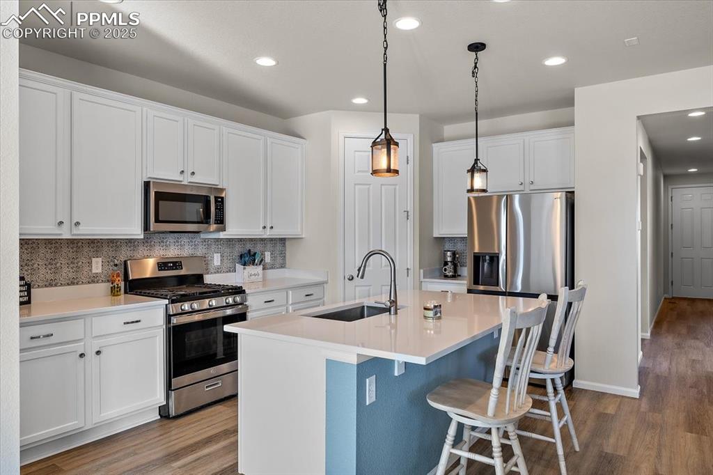 Image 4 of 32: Kitchen