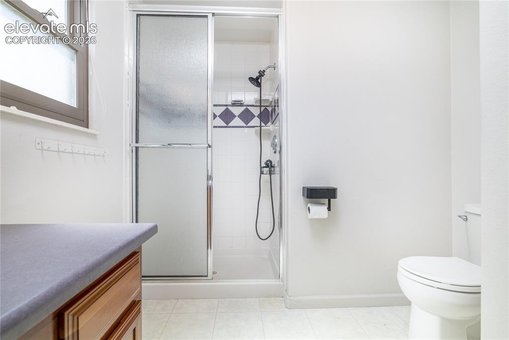 Image 20 of 42: Bathroom